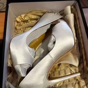 Brand new in box Badgley Mischka size 8.5  white satin w/ rhinestones heals